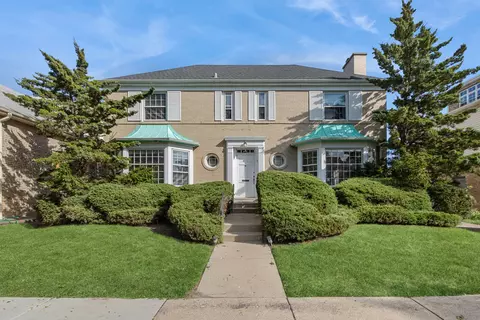 5807 N Bernard St, Chicago, IL 60659