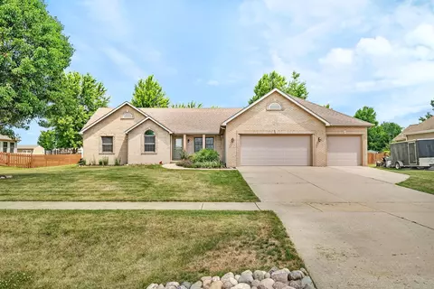 2905 Ernest Dr, Sandwich, IL 60548