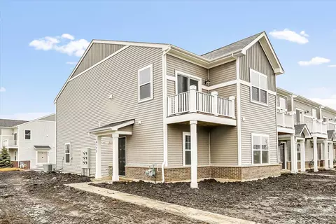 271 Kingsport Dr, South Elgin, IL 60177