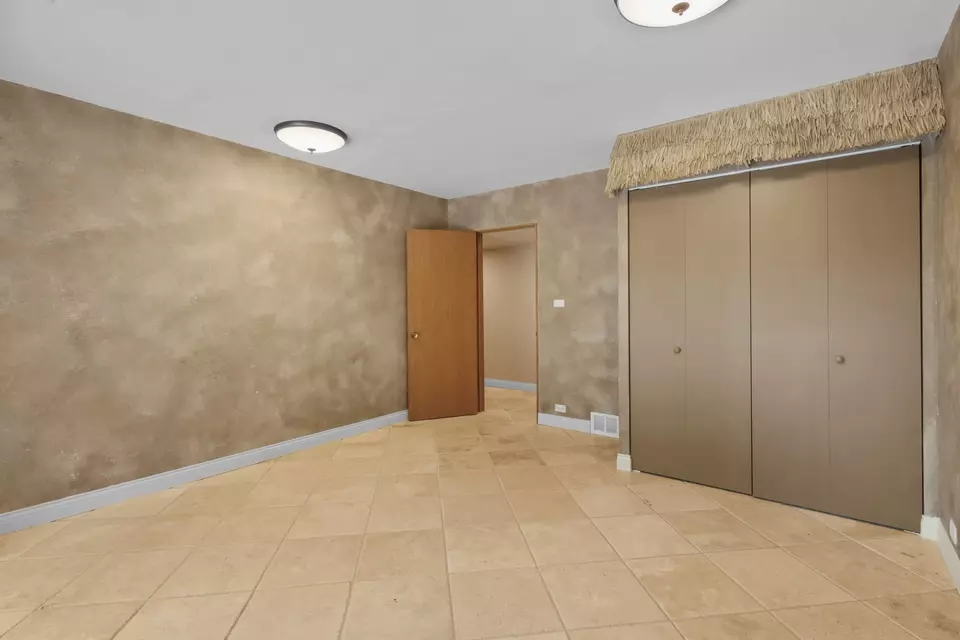 Bedroom - 431 Maplewood Dr, Barrington, IL 60010 photo 6 of 6