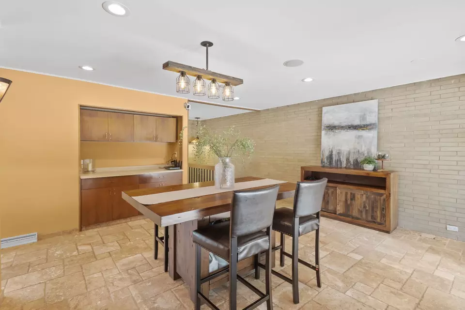 Dining - 431 Maplewood Dr, Barrington, IL 60010 photo 2 of 4