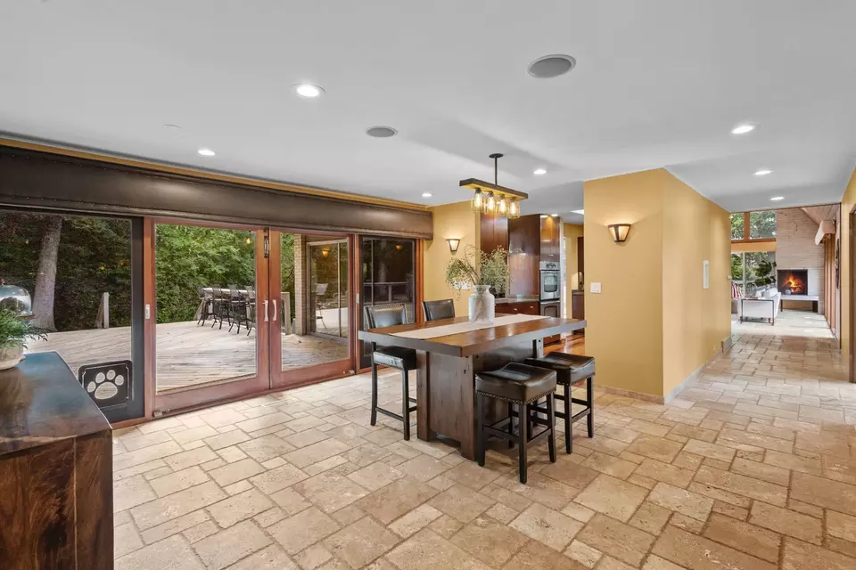 Dining - 431 Maplewood Dr, Barrington, IL 60010 photo 1 of 4