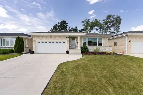 8330 W Balmoral Ave, Chicago, IL 60656