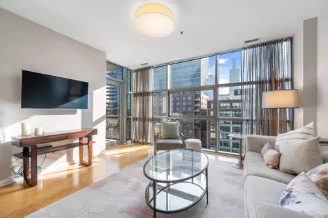 Living - 225 S Sangamon St #804, Chicago, IL 60607 photo 1 of 5