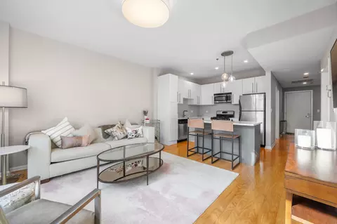 Living - 225 S Sangamon St #804, Chicago, IL 60607 photo 3 of 5