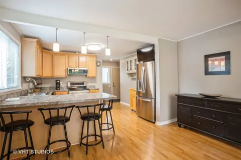 Kitchen - 3006 Thrush Ln, Rolling Meadows, IL 60008 photo 2 of 5