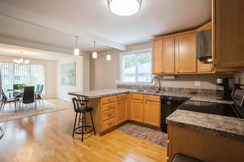 Kitchen - 3006 Thrush Ln, Rolling Meadows, IL 60008 photo 4 of 5