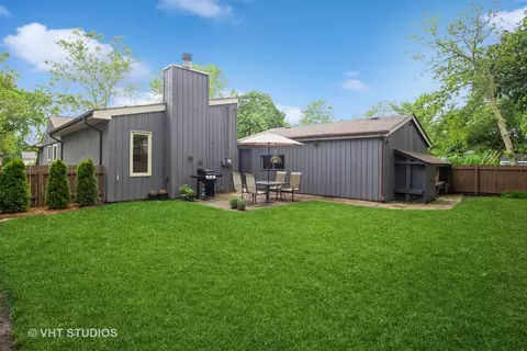 Exterior - 3006 Thrush Ln, Rolling Meadows, IL 60008 photo 6 of 7