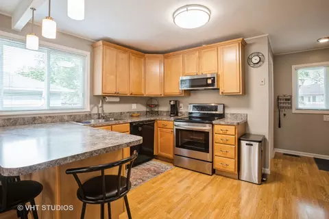 Kitchen - 3006 Thrush Ln, Rolling Meadows, IL 60008 photo 1 of 5