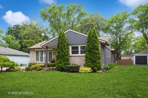 Exterior - 3006 Thrush Ln, Rolling Meadows, IL 60008 photo 3 of 7