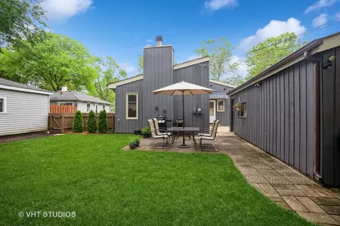 Exterior - 3006 Thrush Ln, Rolling Meadows, IL 60008 photo 5 of 7
