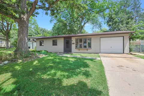 117 Timber Trl, Streamwood, IL 60107