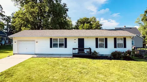 Exterior - 206 E Irving St, Normal, IL 61761 photo 1 of 9