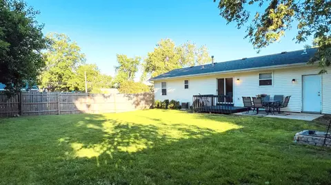 Exterior - 206 E Irving St, Normal, IL 61761 photo 7 of 9