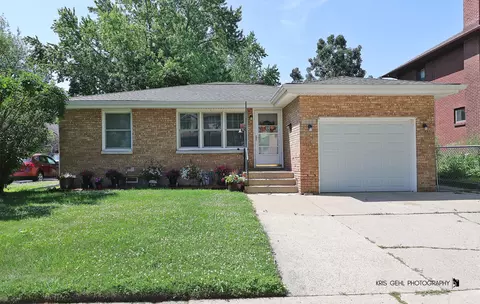 329 W Ridgeland Ave, Waukegan, IL 60085