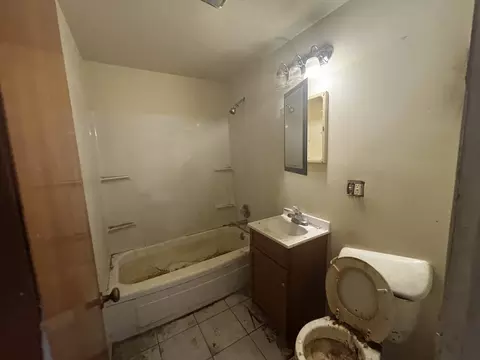 Bath - 3505 E 95th St, Chicago, IL 60617 photo 1 of 2
