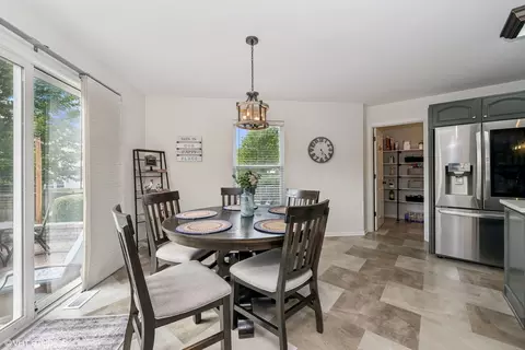 2714 Arbor Dr, Mchenry, IL 60050 photo 9