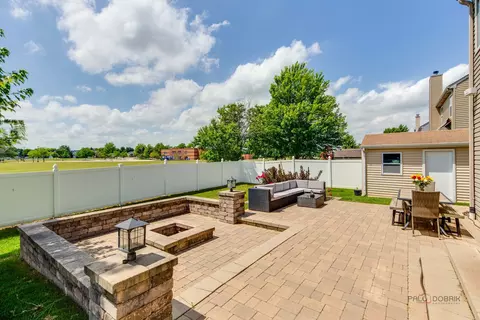 202 Dallas Dr, Bartlett, IL 60103 photo 35