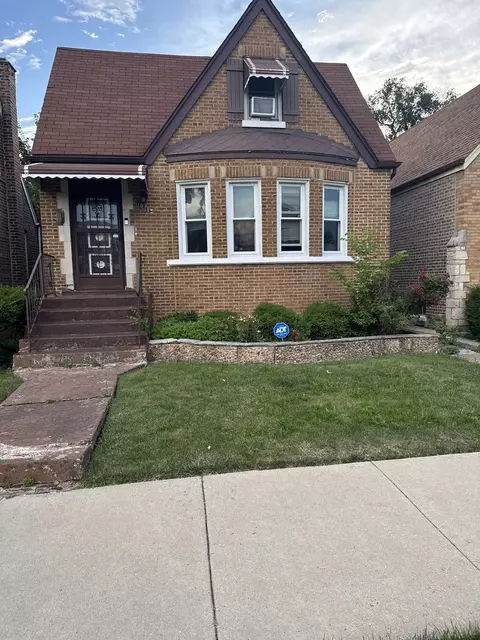 10212 S Prairie Ave, Chicago, IL 60628