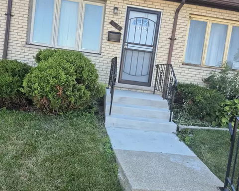9118 S King Dr, Chicago, IL 60619
