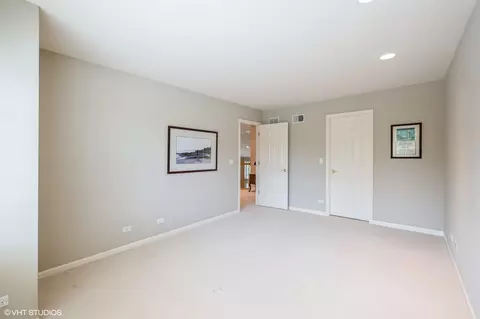 2139 Royal Ridge Dr, Northbrook, IL 60062 photo 14