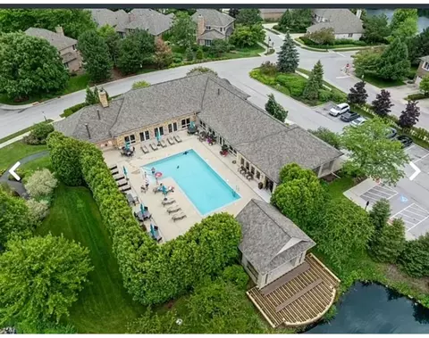 2139 Royal Ridge Dr, Northbrook, IL 60062 photo 18