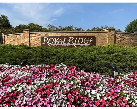 2139 Royal Ridge Dr, Northbrook, IL 60062 photo 16