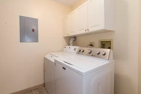 910 Persimmon Ln #B, Mount Prospect, IL 60056 photo 22