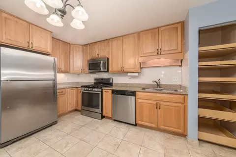 910 Persimmon Ln #B, Mount Prospect, IL 60056 photo 10