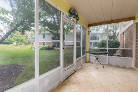 910 Persimmon Ln #B, Mount Prospect, IL 60056 photo 20
