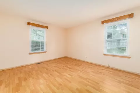 910 Persimmon Ln #B, Mount Prospect, IL 60056 photo 15