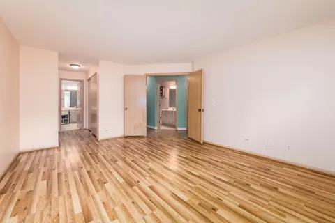 910 Persimmon Ln #B, Mount Prospect, IL 60056 photo 11