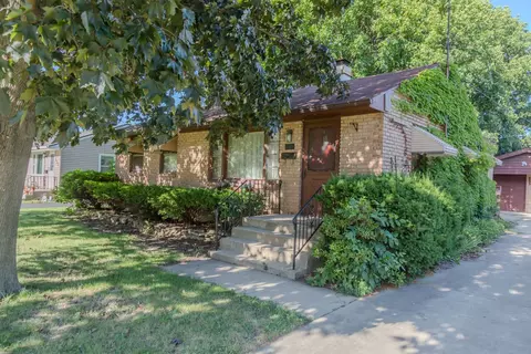 129 N Chase Ave, Bartlett, IL 60103