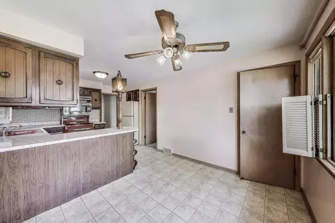 Kitchen - 1927 Herbert Ave, Berkeley, IL 60163 photo 4 of 8