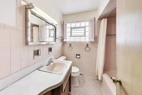 Bath - 1927 Herbert Ave, Berkeley, IL 60163 photo 1 of 2