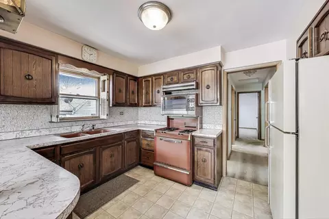 Kitchen - 1927 Herbert Ave, Berkeley, IL 60163 photo 3 of 8