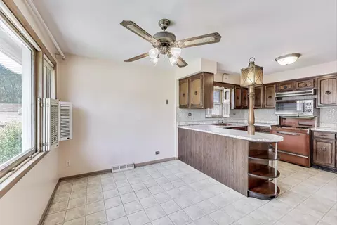 Kitchen - 1927 Herbert Ave, Berkeley, IL 60163 photo 5 of 8