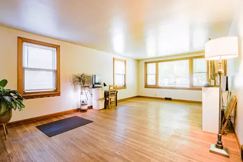 Living - 904 Bowditch Ave, Aurora, IL 60506 photo 2 of 2