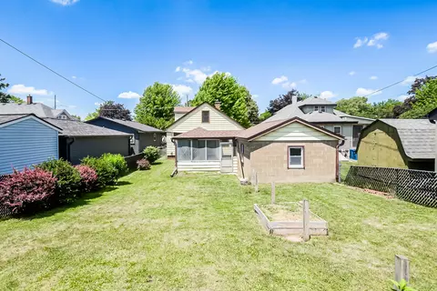 Exterior - 904 Bowditch Ave, Aurora, IL 60506 photo 2 of 4