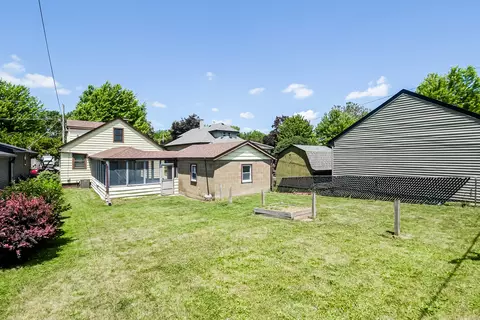 Exterior - 904 Bowditch Ave, Aurora, IL 60506 photo 3 of 4