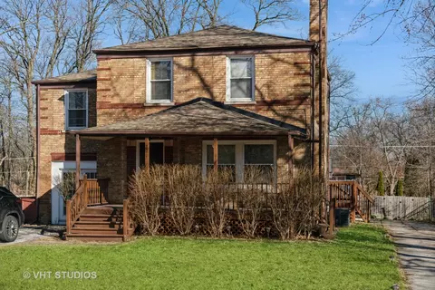 221 Cornwall Dr, Crete, IL 60417