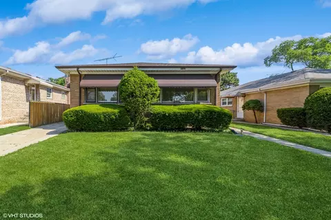 5040 Main St, Skokie, IL 60077