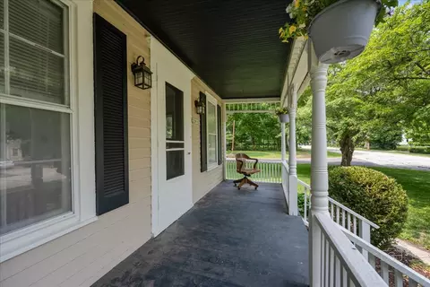 Exterior - 32 W167 Army Trail Rd, Wayne, IL 60184 photo 2 of 5
