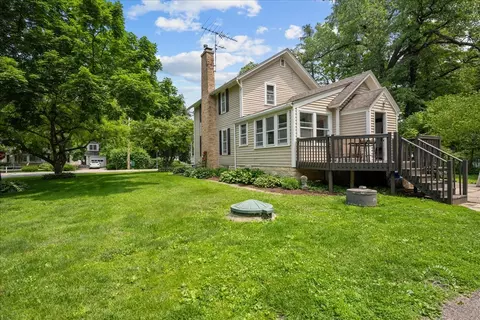 Exterior - 32 W167 Army Trail Rd, Wayne, IL 60184 photo 4 of 5