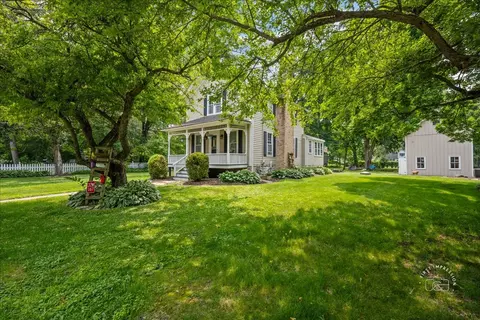Exterior - 32 W167 Army Trail Rd, Wayne, IL 60184 photo 1 of 5
