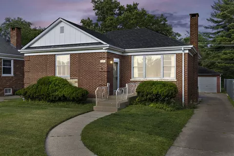 2251 Belleview Ave, Westchester, IL 60154