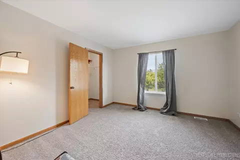 Bedroom - 2474 Spring Valley Ct, Aurora, IL 60503 photo 2 of 3