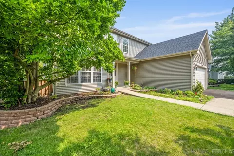 Exterior - 2474 Spring Valley Ct, Aurora, IL 60503 photo 2 of 4