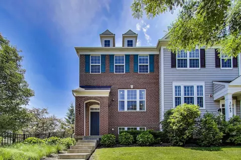 3061 Coral Ln, Glenview, IL 60026