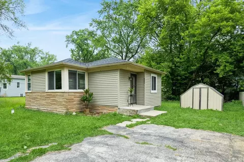 332 Lily Ln, Lakemoor, IL 60051